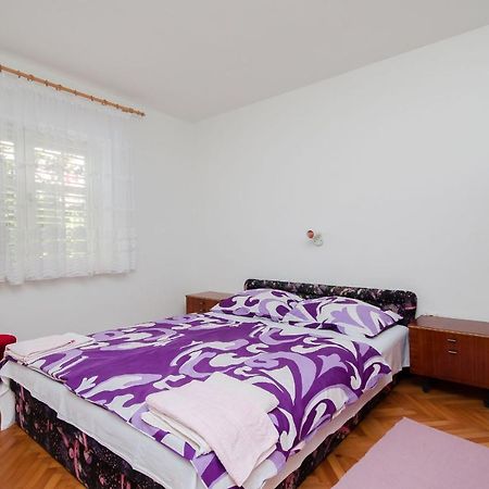 Apartments Biserka Barbat na Rabu Екстериор снимка