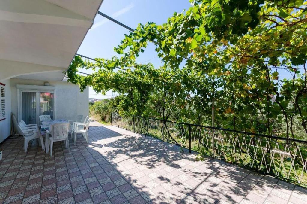 Apartments Biserka Barbat na Rabu Екстериор снимка