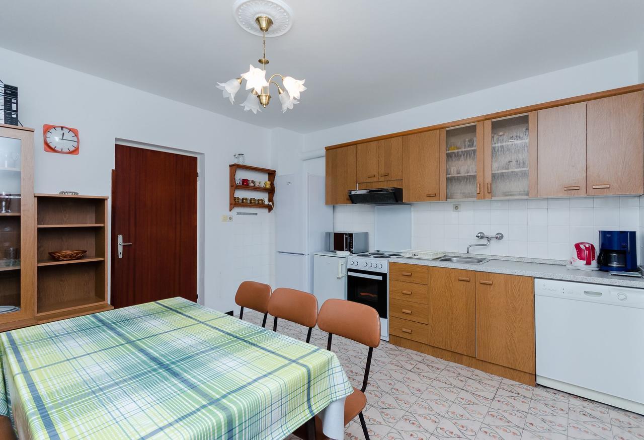 Apartments Biserka Barbat na Rabu Екстериор снимка
