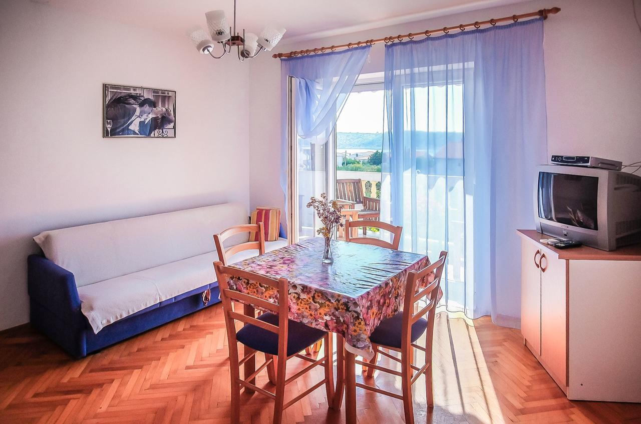 Apartments Biserka Barbat na Rabu Екстериор снимка