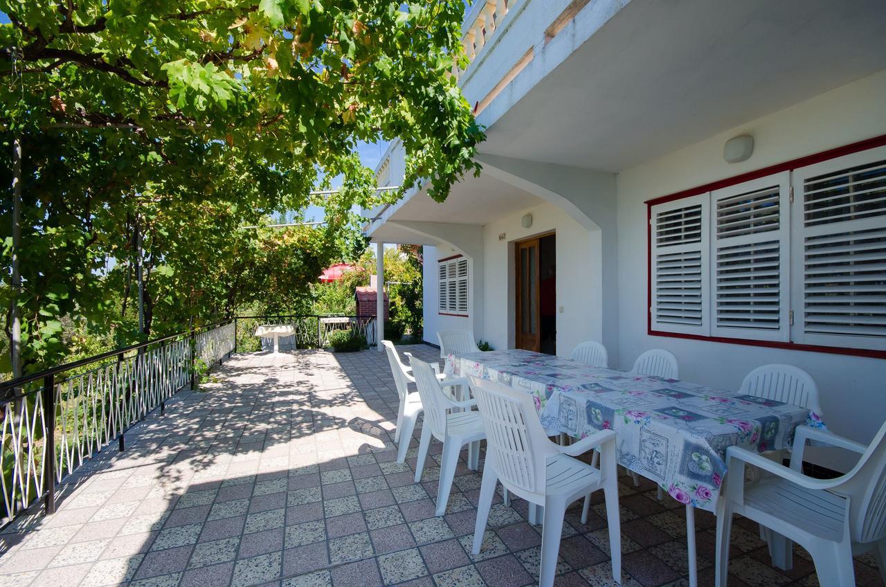 Apartments Biserka Barbat na Rabu Екстериор снимка