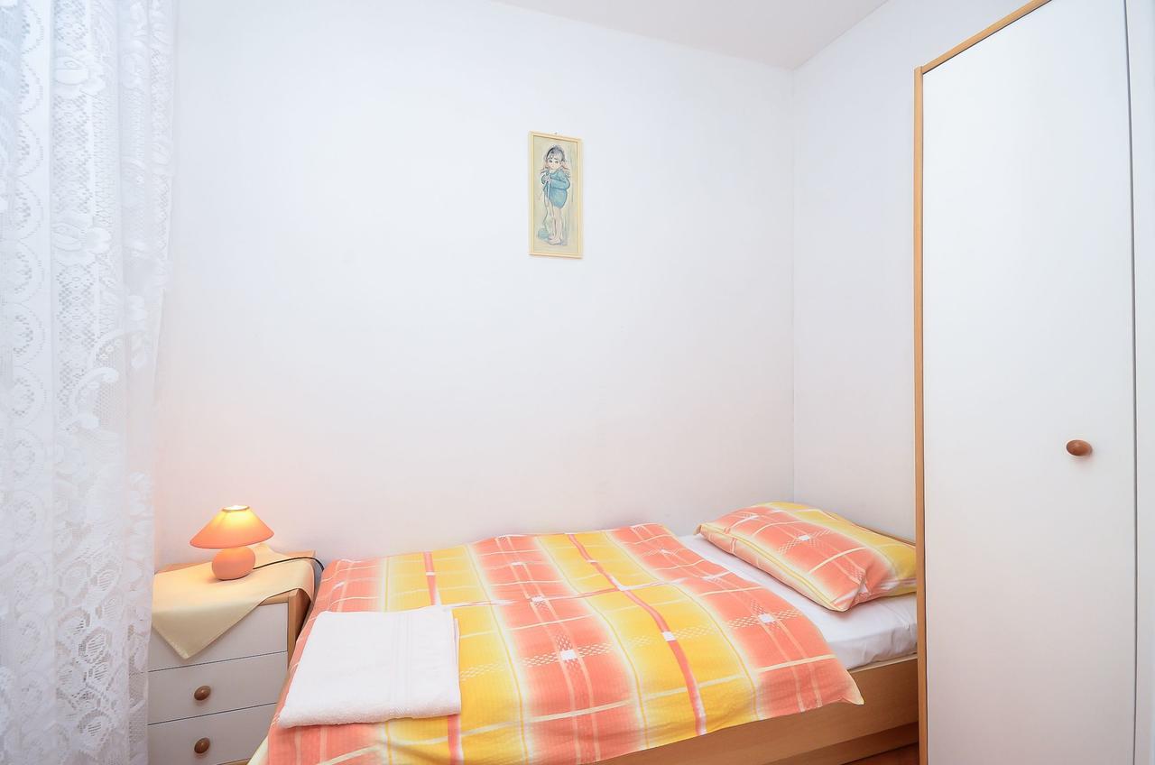 Apartments Biserka Barbat na Rabu Екстериор снимка