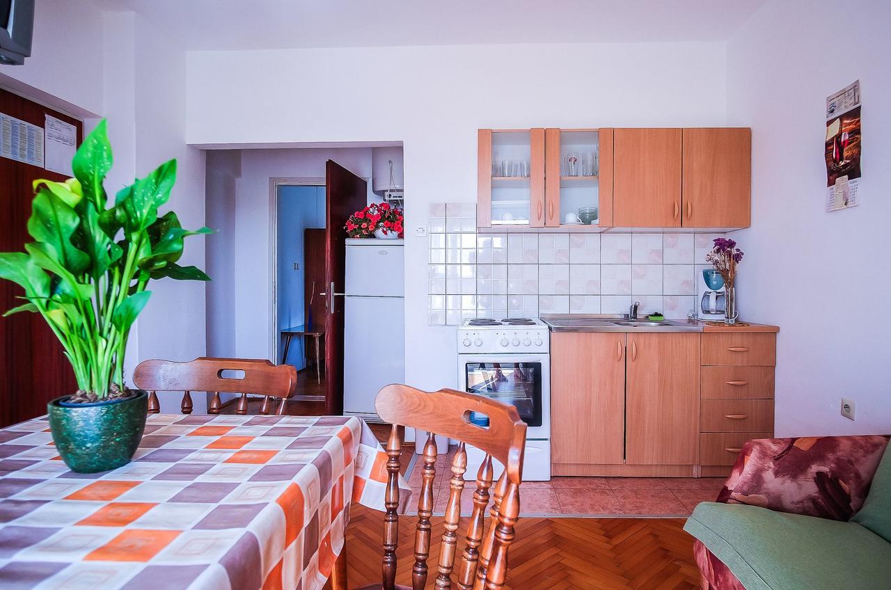 Apartments Biserka Barbat na Rabu Екстериор снимка