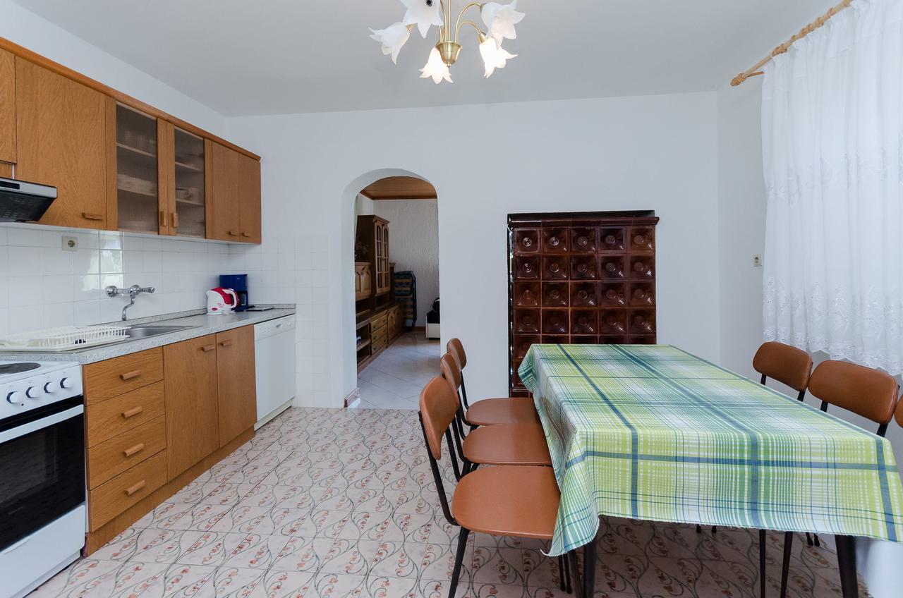 Apartments Biserka Barbat na Rabu Екстериор снимка