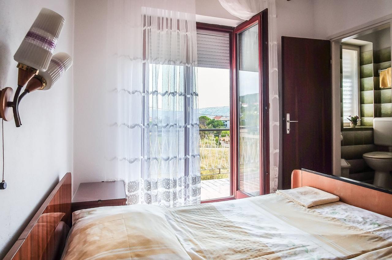 Apartments Biserka Barbat na Rabu Екстериор снимка
