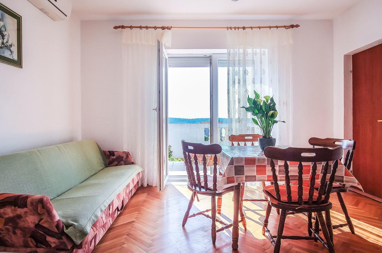 Apartments Biserka Barbat na Rabu Екстериор снимка