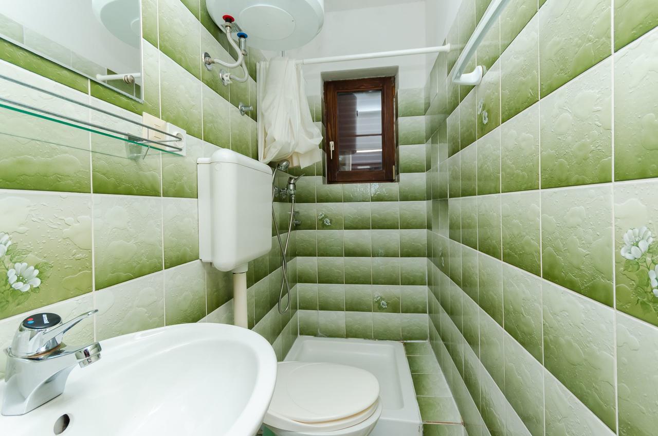 Apartments Biserka Barbat na Rabu Екстериор снимка