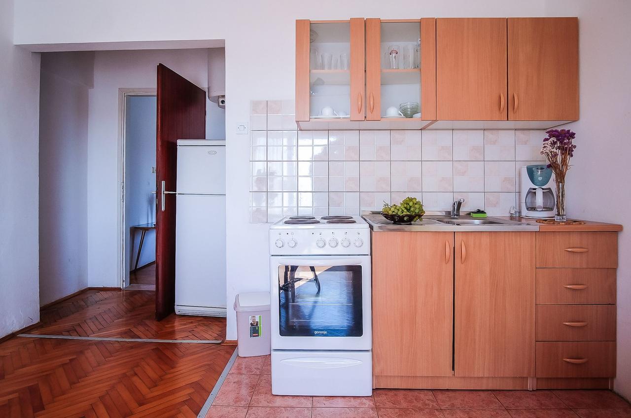 Apartments Biserka Barbat na Rabu Екстериор снимка