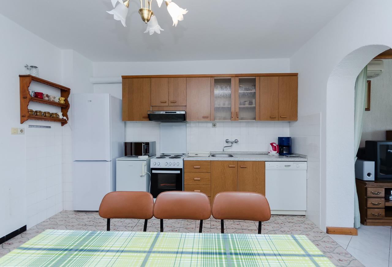 Apartments Biserka Barbat na Rabu Екстериор снимка
