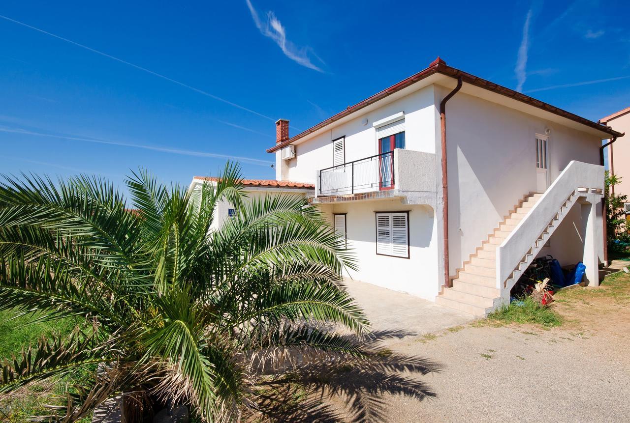 Apartments Biserka Barbat na Rabu Екстериор снимка
